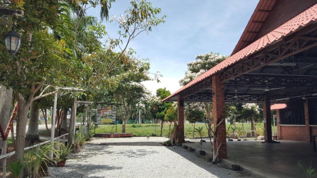 Merlimau Homestay Umbai Kelana מראה חיצוני תמונה